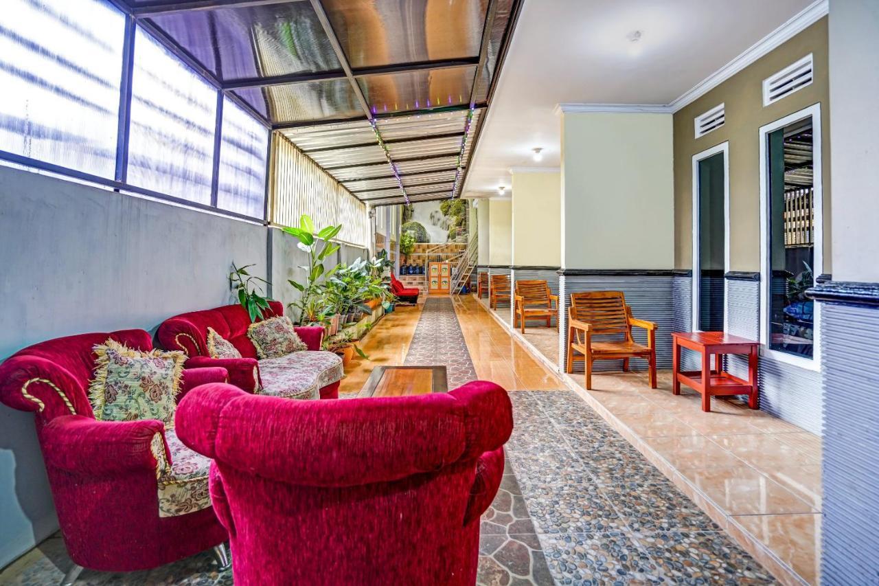 Super Oyo 90642 Lancar Homestay Syariah Tlekung Exteriér fotografie