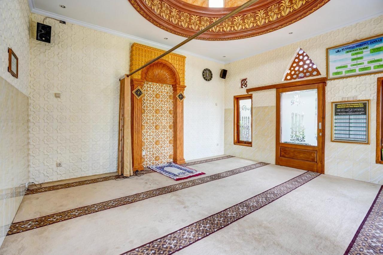 Super Oyo 90642 Lancar Homestay Syariah Tlekung Exteriér fotografie