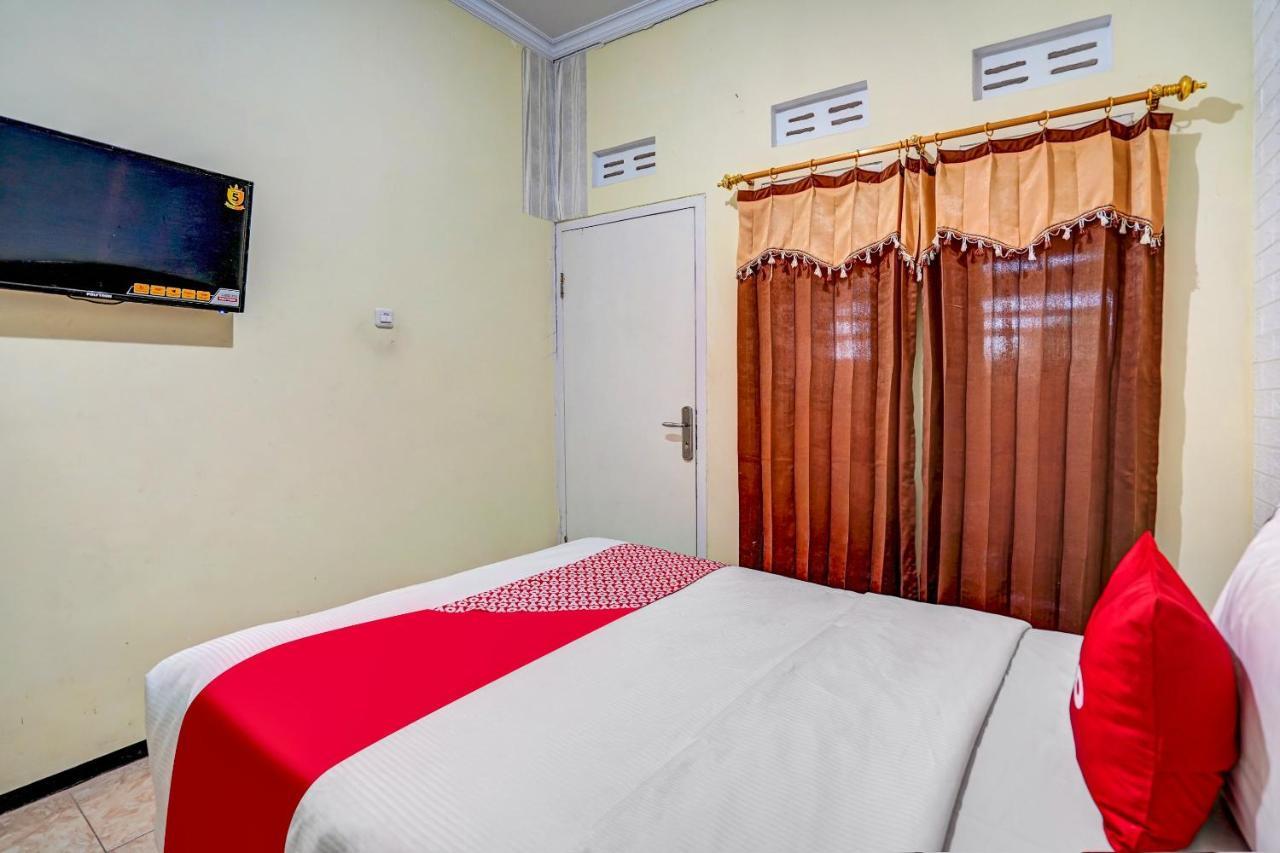 Super Oyo 90642 Lancar Homestay Syariah Tlekung Exteriér fotografie