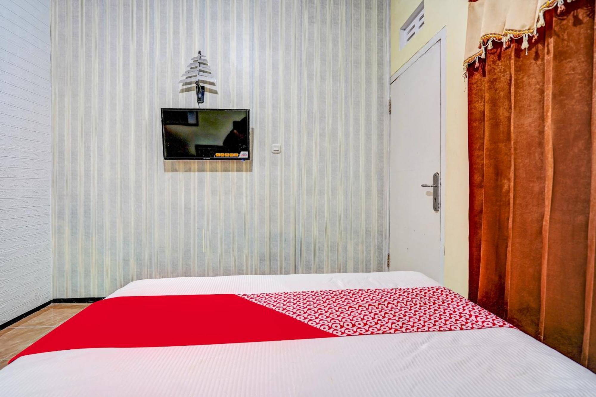 Super Oyo 90642 Lancar Homestay Syariah Tlekung Exteriér fotografie