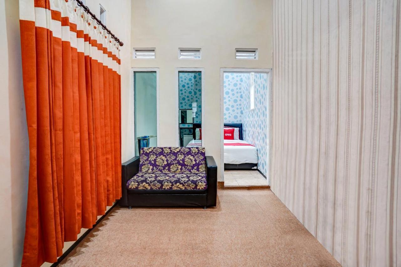 Super Oyo 90642 Lancar Homestay Syariah Tlekung Exteriér fotografie